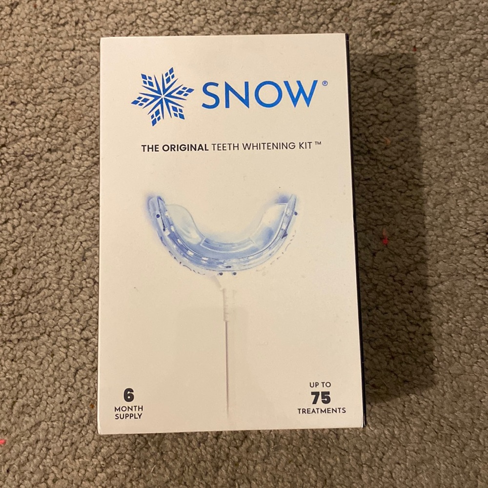 SNOW teeth whitening kit (new in box) 6 month supply